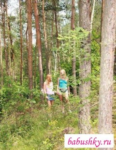 Прогулка русских лесбиянок в лесу